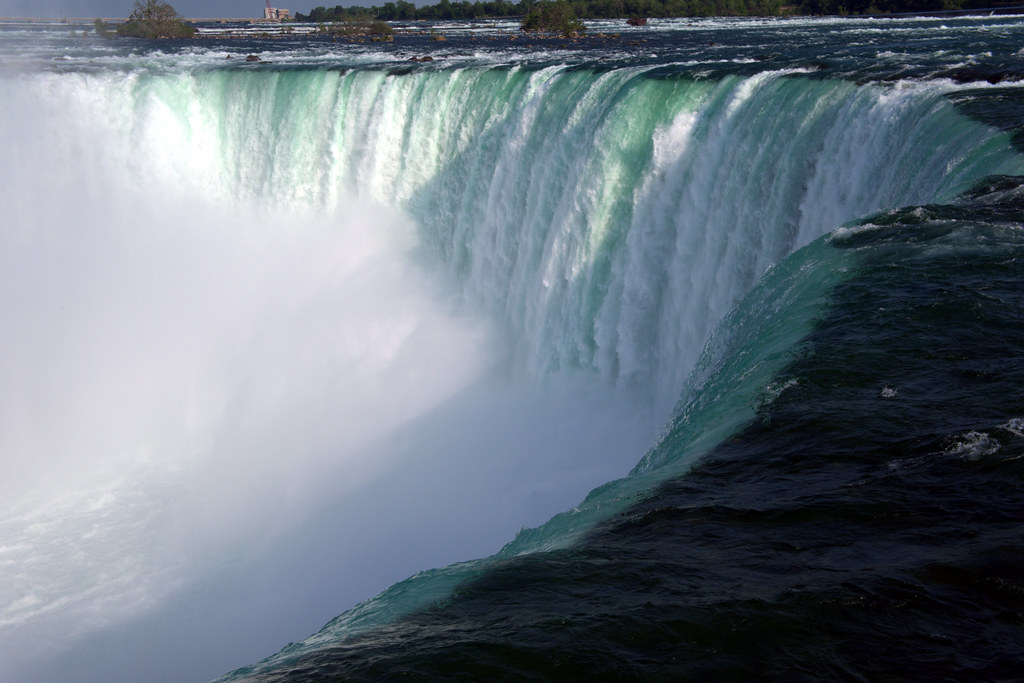 Closeup of the Horseshoe Falls at Niagara etyek Flickr