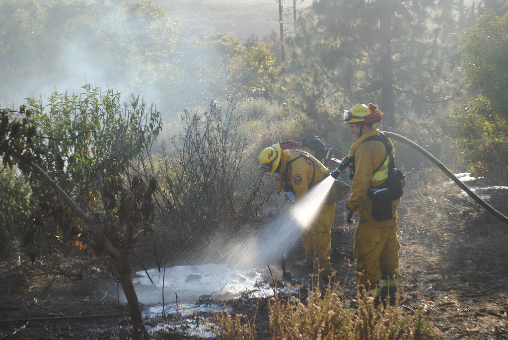 Vegetation Fire Valley Center CAL FIRE San Diego Communications
