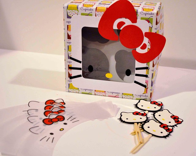 Hello Kitty Cupcake KIT AVAILABLE AT MY ETSY STORE! The pu??? Flickr