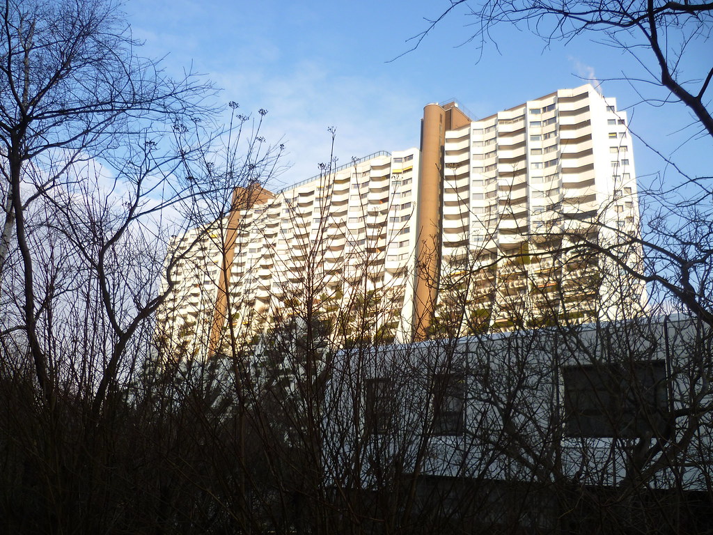 Wien, 23. Bezirk, AntonBaumgartnerStraße, Wohnpark AltE… Flickr