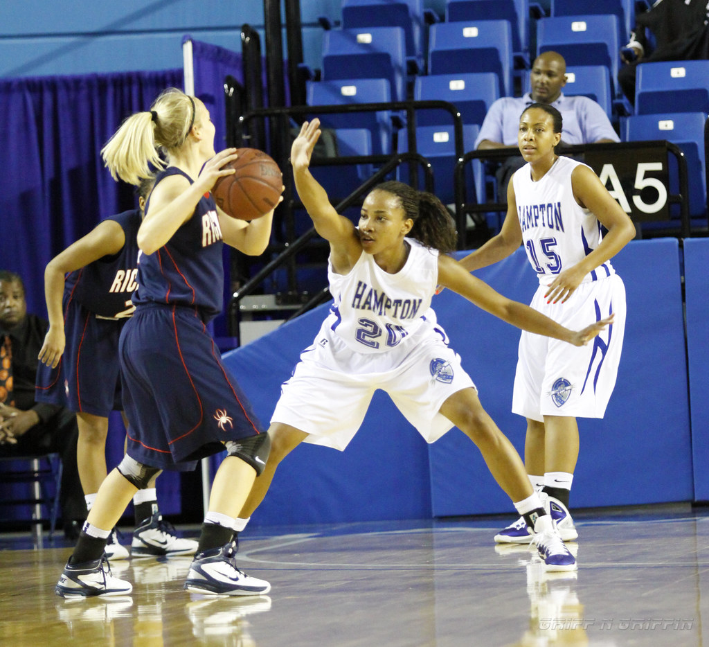 20 Laura Lewis Hampton vs Richmond in Women’s Basketball … Flickr