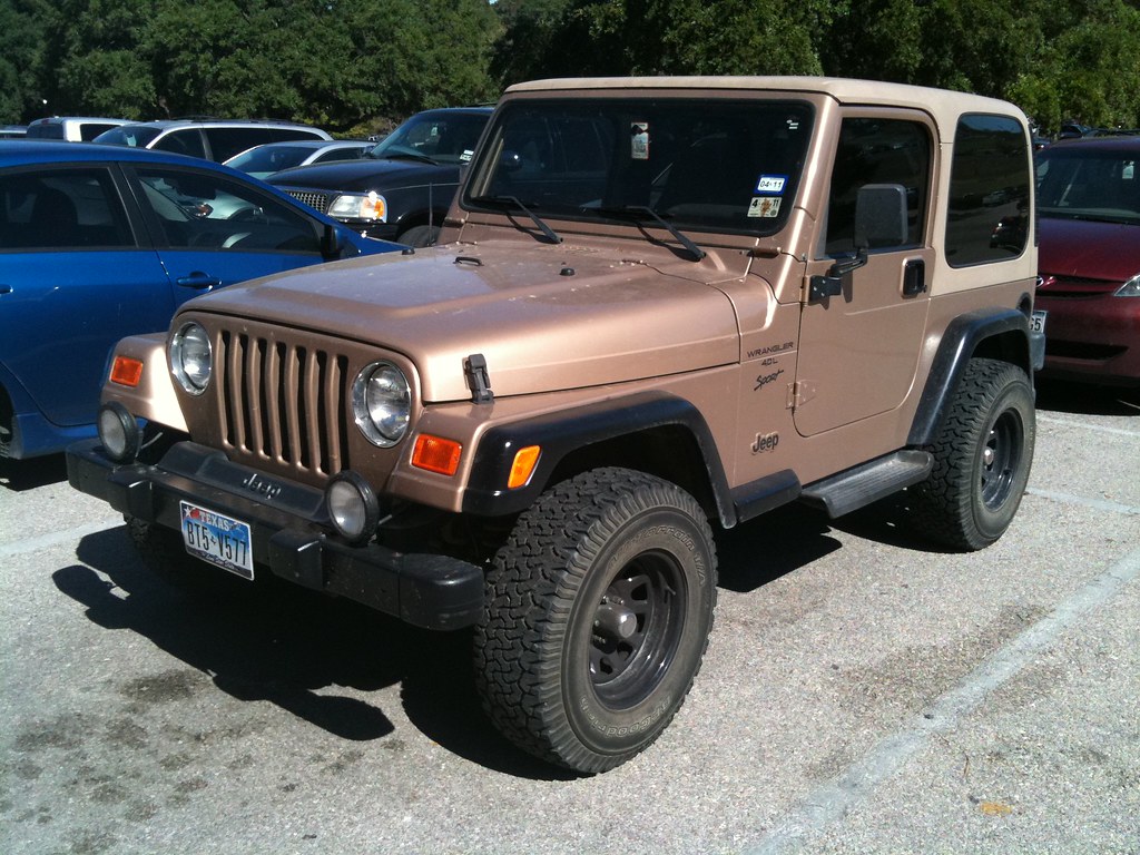 Bronze Jeep Wrangler I've never seen a Jeep Wrangler in th… Flickr