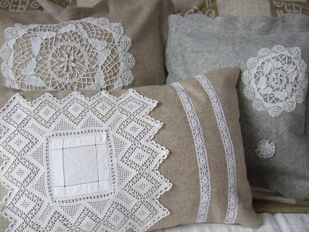 Vintage lace doily cushion covers II Handmade cushion cove… Flickr