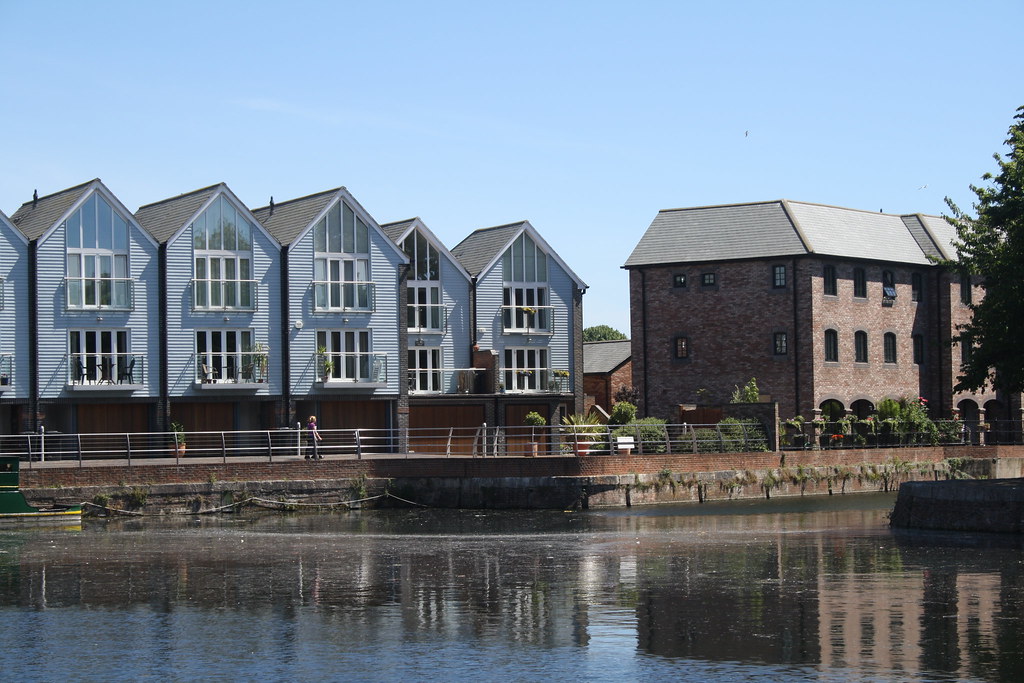 Chichester Canal Wharf These houses were designed by the l… Flickr