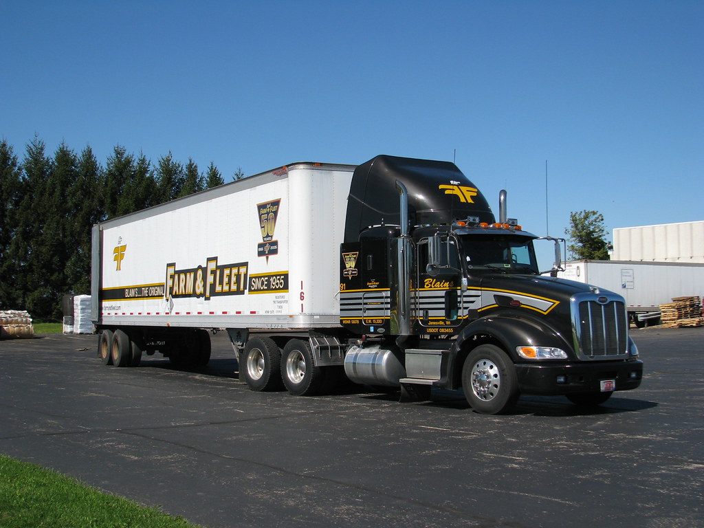 IMG_7979 Blaines Farm and Fleet Peterbilt Dave Markvart Flickr