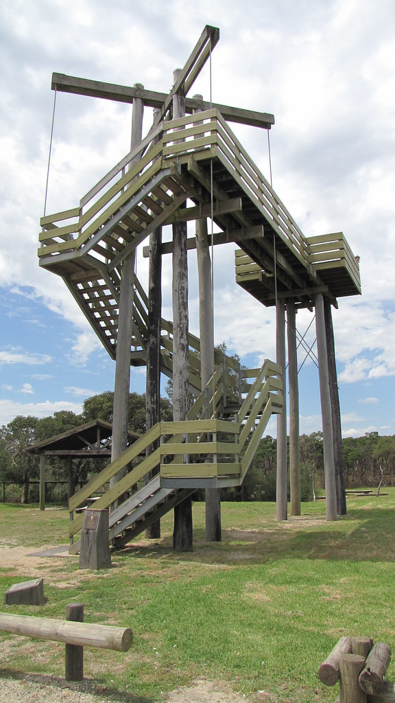 20110121_SX1IS_130 Koo Wee Rup lookout. Simon Yeo Flickr