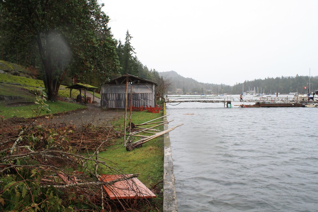 Pub left of far right Thetis Island 122410 1012 am 3.3 … Flickr