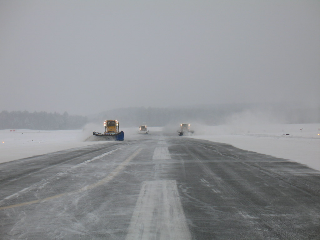 WestfieldBarnes Airport Snow Removal, January 21, 2011 Flickr