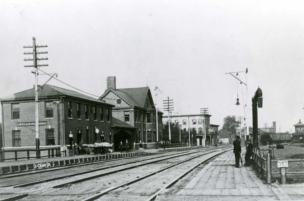 CNW depot (Belle Plaine, IA) Chicago and Northwestern depo… Flickr