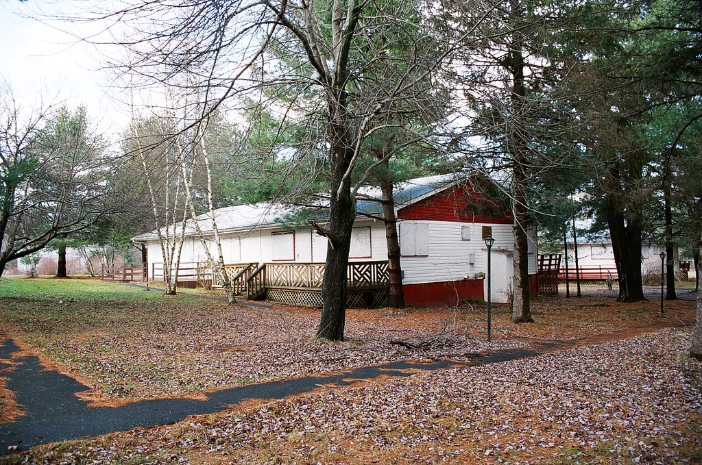 Here are some Hasidic bungalow colonies in the "Borscht B… Flickr