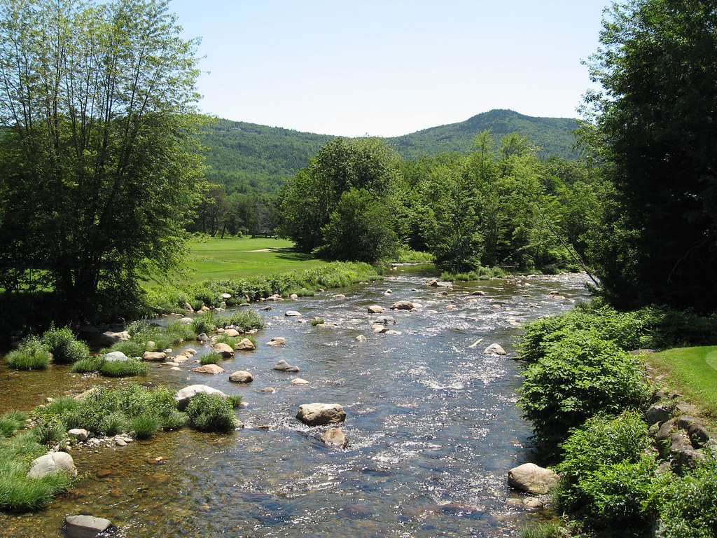 Jackson Village, NH in Summer The Village House is a Count… Flickr