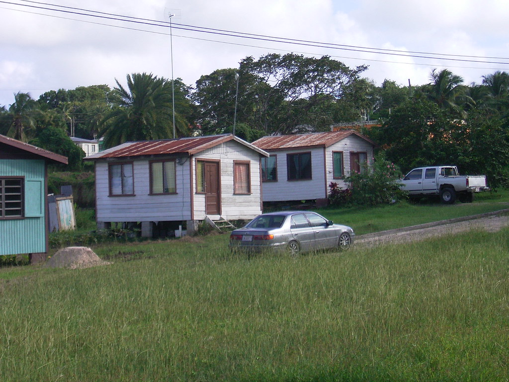 270 Antigua Swetes typical housing LeamDavid Flickr