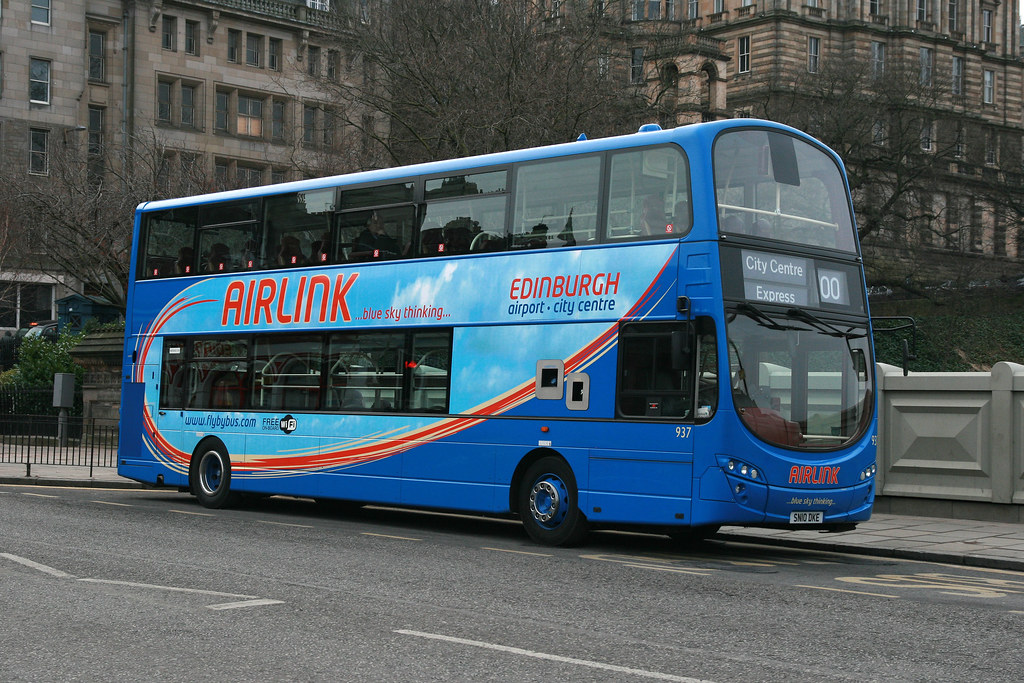 Lothian Buses 937 SN10DKE (Airlink) 29/01/11. North Bridge… Flickr