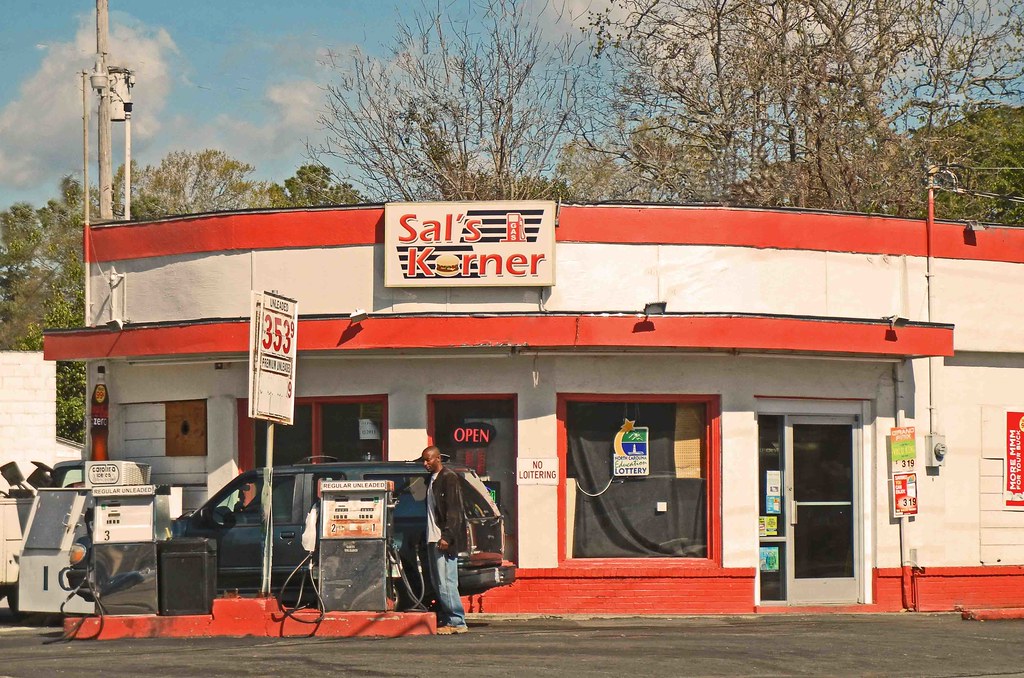 Old Service Station, ca. 1940's Downtown Edgeco… Flickr