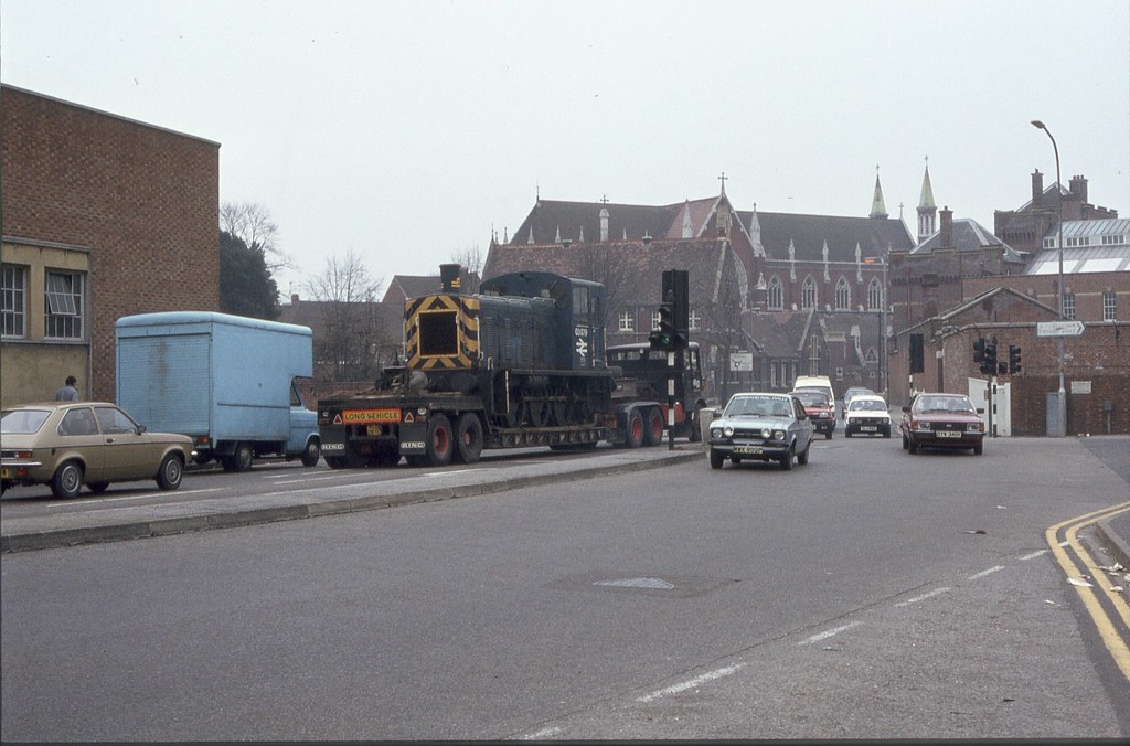 Unicorn gate On the way to Camber dock, Portsmouth 08/04/8… Flickr
