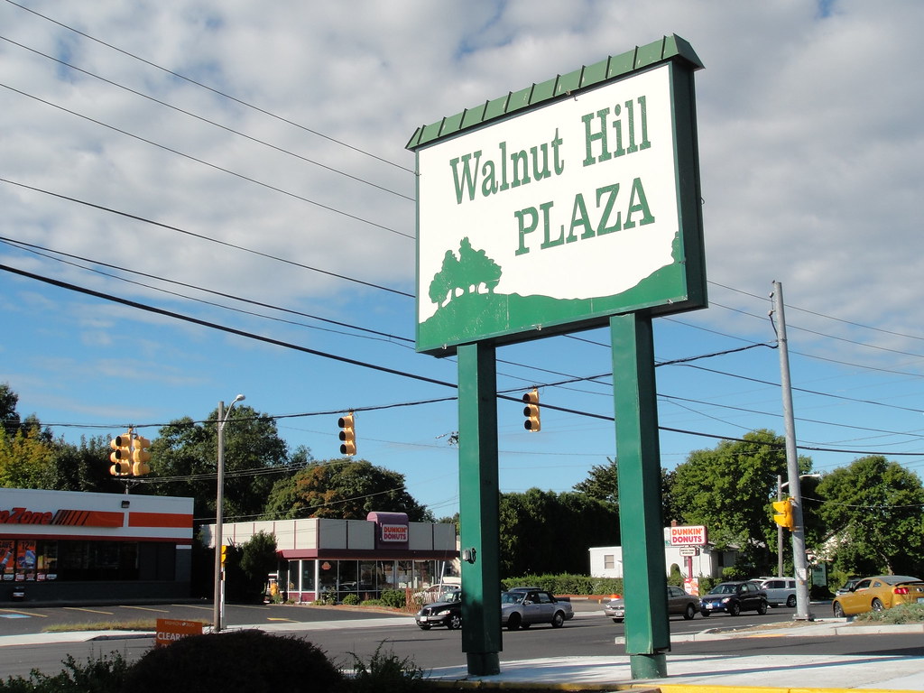 Walnut Hill Plaza/Dunkin Donuts Woonsocket, RI limontwsprite Flickr