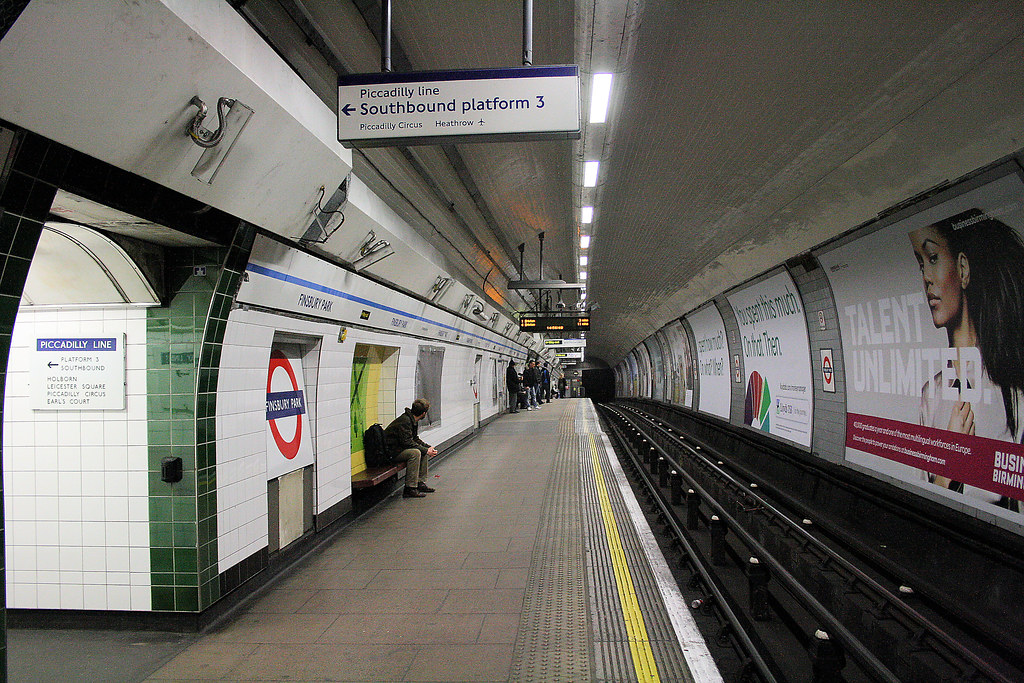 Finsbury Park Underground station S/B Victoria Line lookin… Flickr