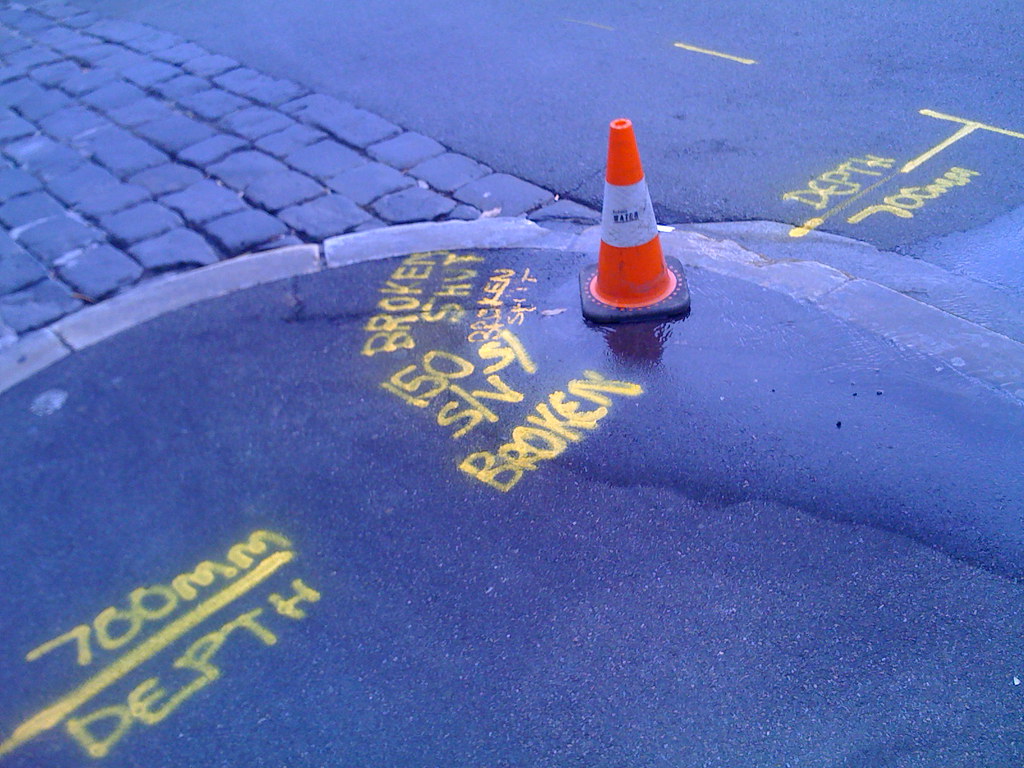 Sydney Water street graffiti A leaking water outlet in the… Flickr