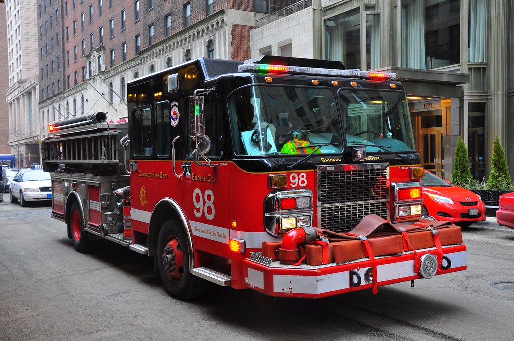 Chicago Fire Department Engine 98 2007 Spartan/Crimson