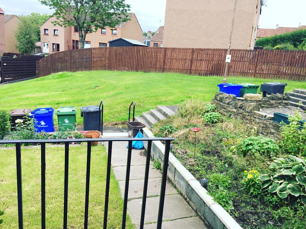 At least the FOUR bins per household brighten up the stree… Flickr