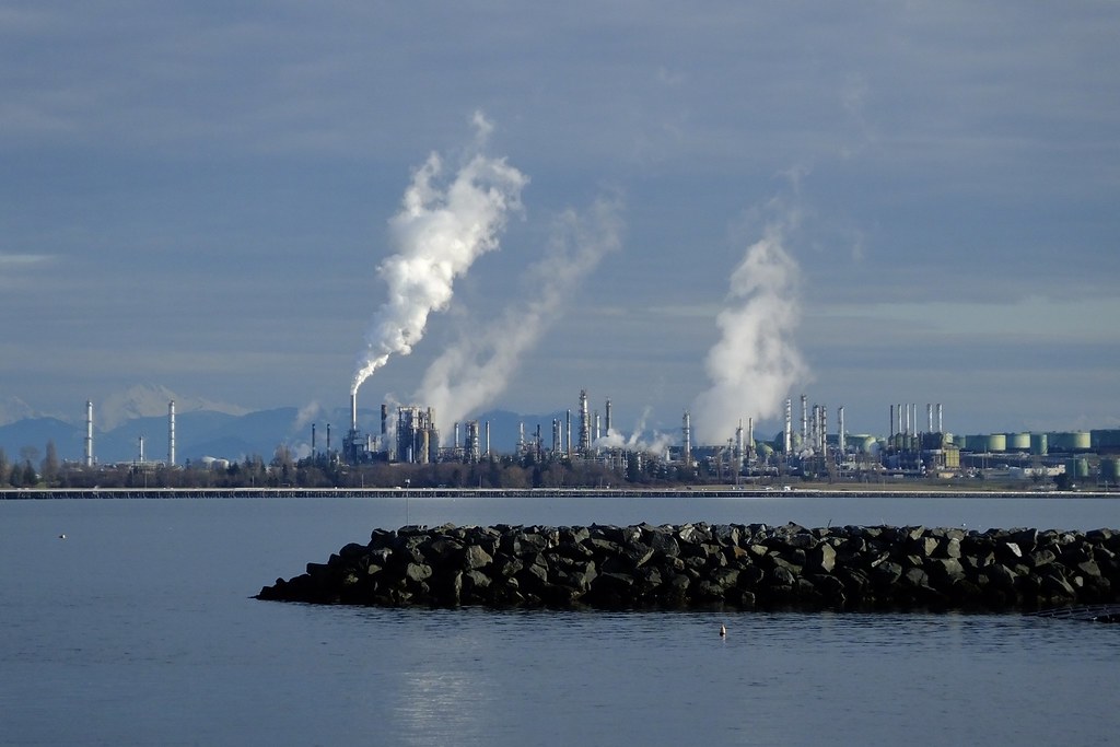 Tesoro Anacortes Refinery Oil trains come in, their conten… Flickr