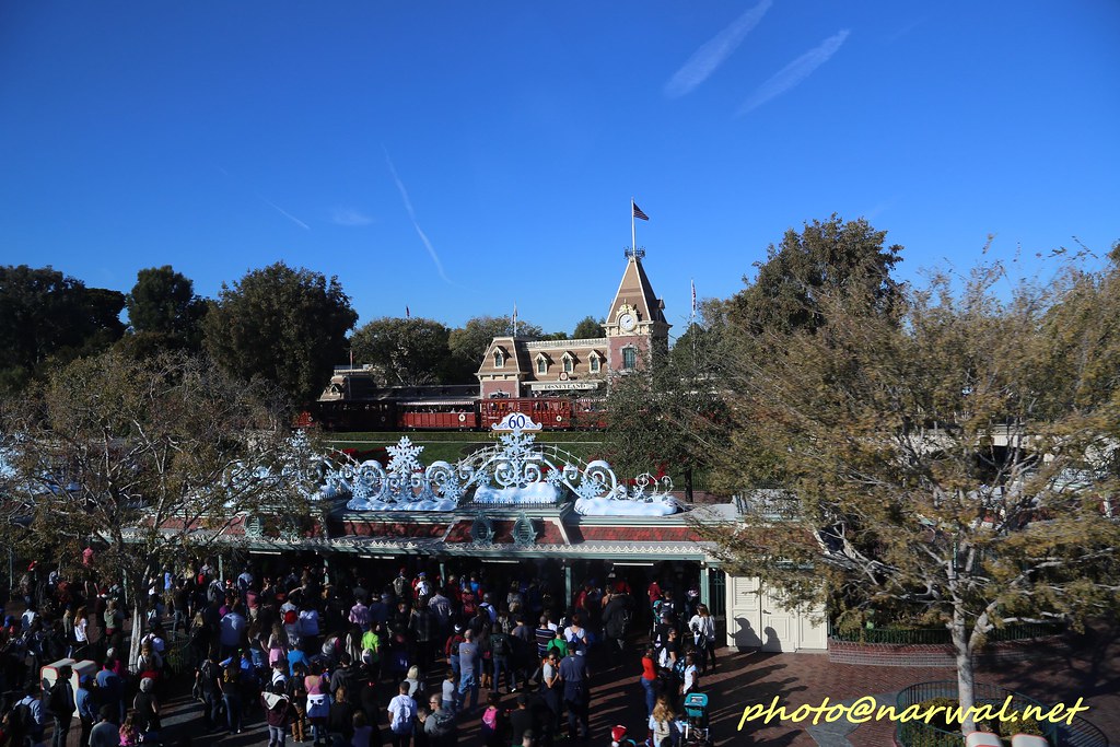 Monorail Disneyland Resort 1313 Disneyland Dr, Anaheim, CA… Flickr