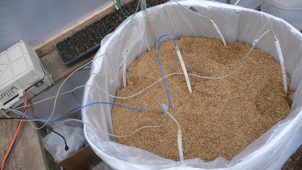 Composting Greenhouse Test 1 sensors at the corners and ce… Flickr