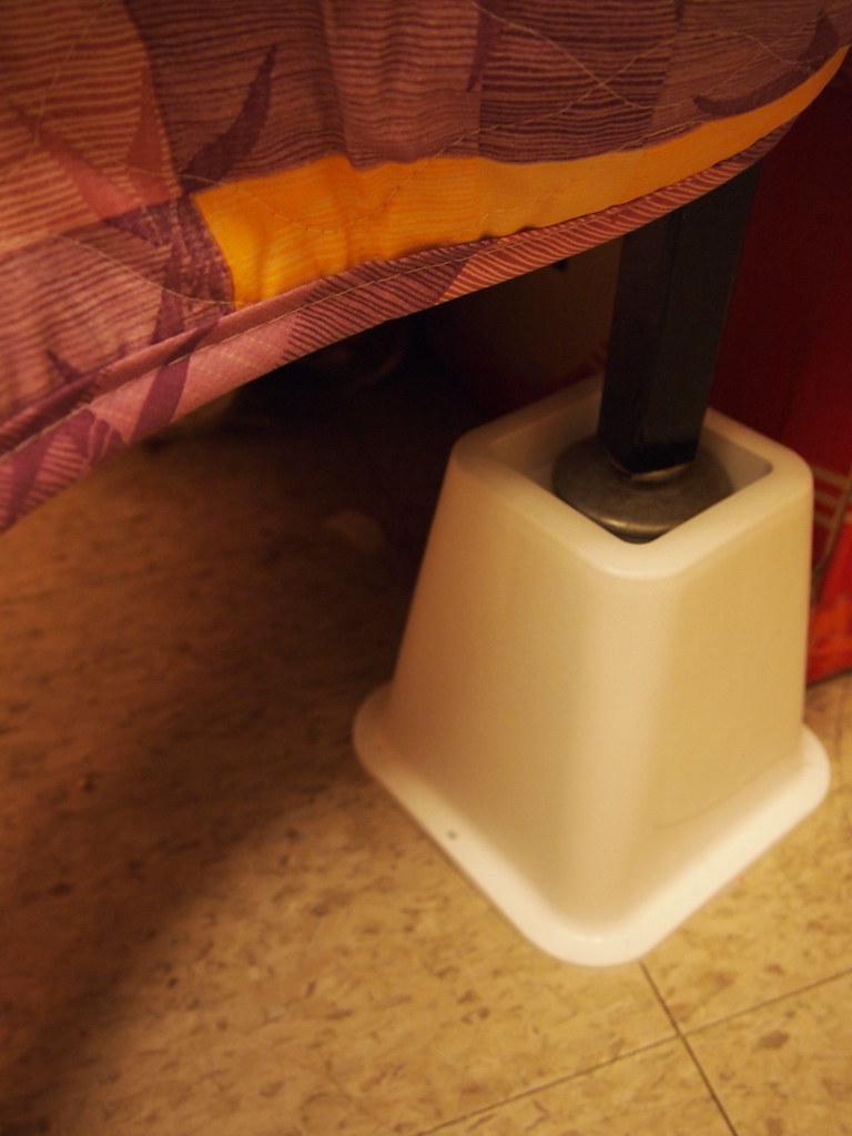 SOLD bed riser 4 white bed risers (1 set) 2 Room E500 Flickr