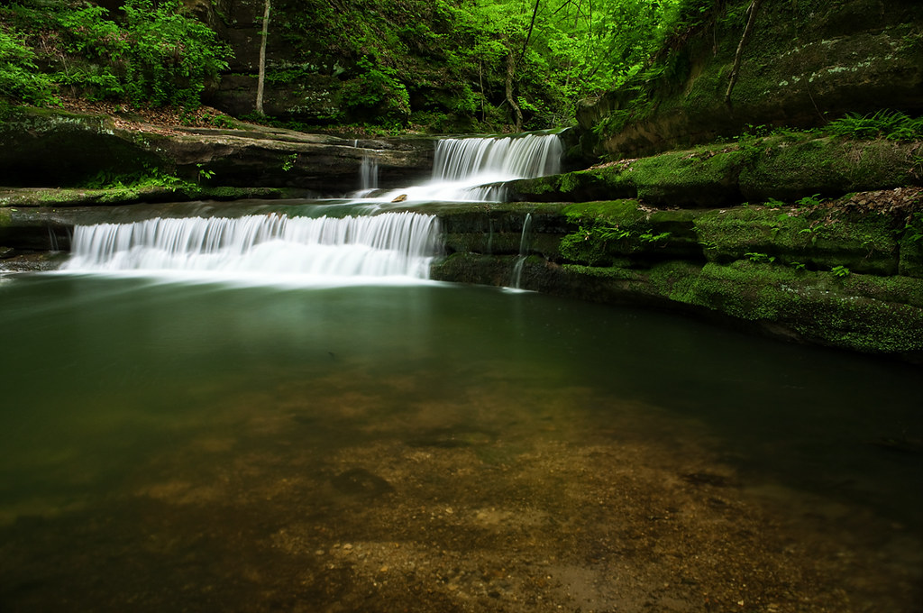 Giant Bathtub Falls, Mattheissen State Park, IL www.rudyba… Flickr