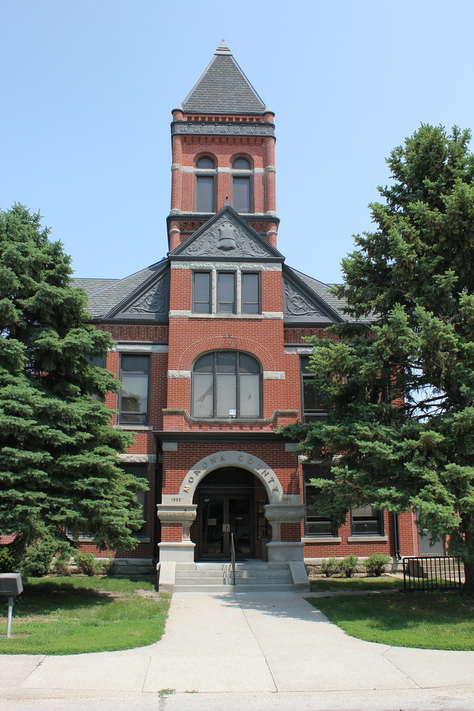Monona County Courthouse Onawa, IA Tom McLaughlin Flickr