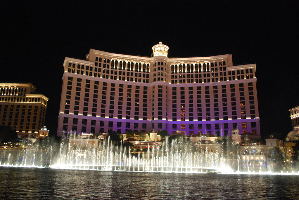 Bellagio Fountain 1 It's pretty amazing the way these have… Flickr