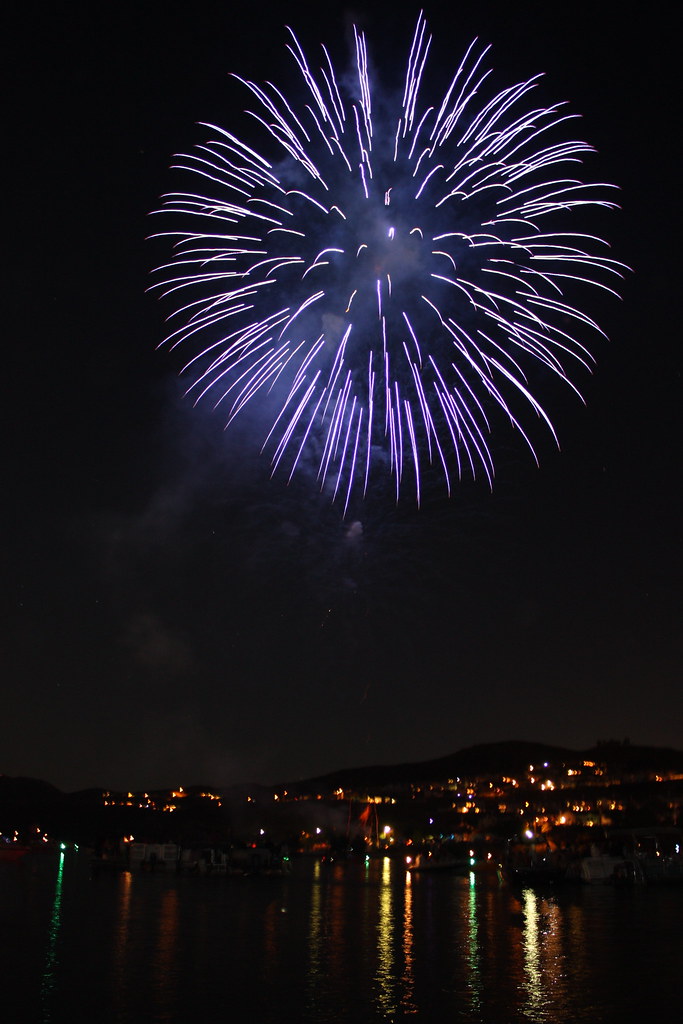 IMG_3106 Fireworks Canyon Lake, California Samantha Woodley Flickr