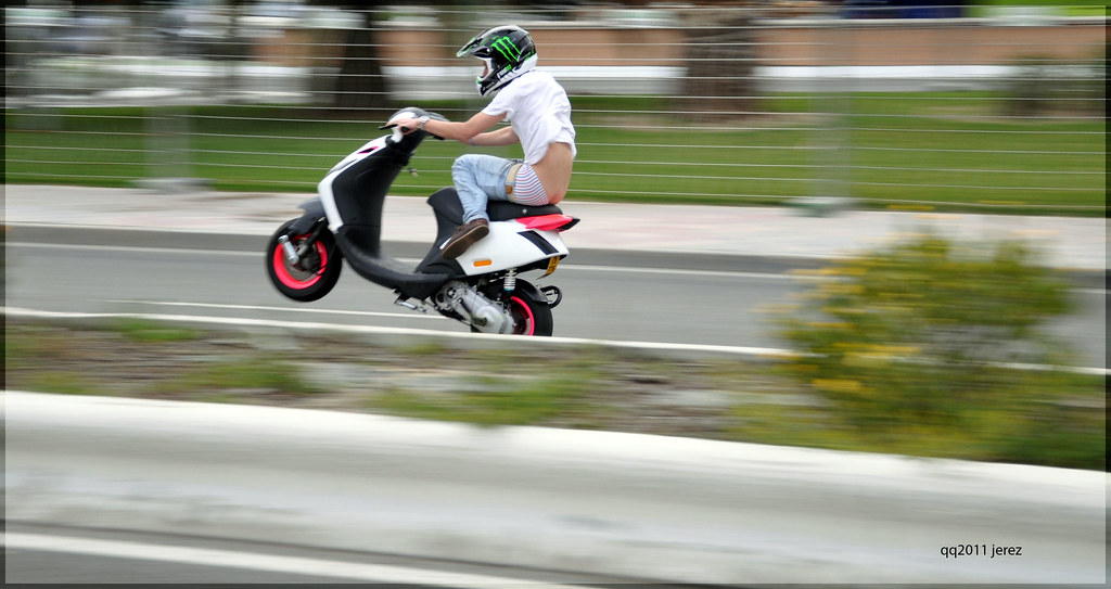 wheelie scooter Enrique Serrano Flickr