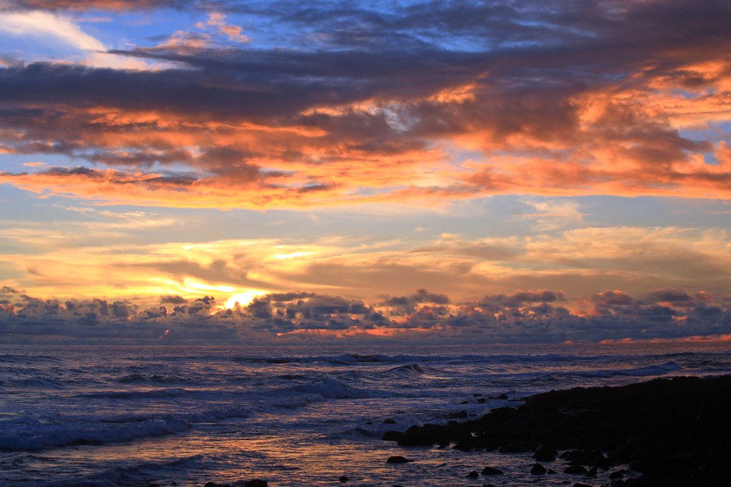 Kauai sunset, near Poipu I took these photos during a shor… Flickr