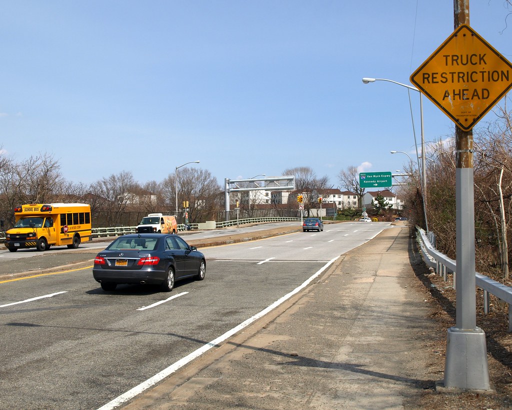 Jewel Avenue Bridge over Flushing River, Queens, New York … Flickr
