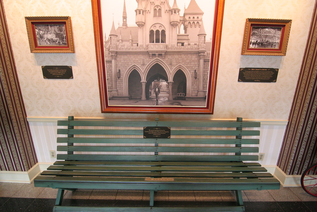 Walt Disney Park Bench Disneyland's Great Moments with M… Flickr