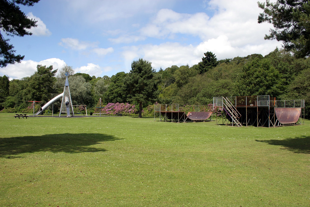 Glenrothes. Riverside park. boneytongue Flickr