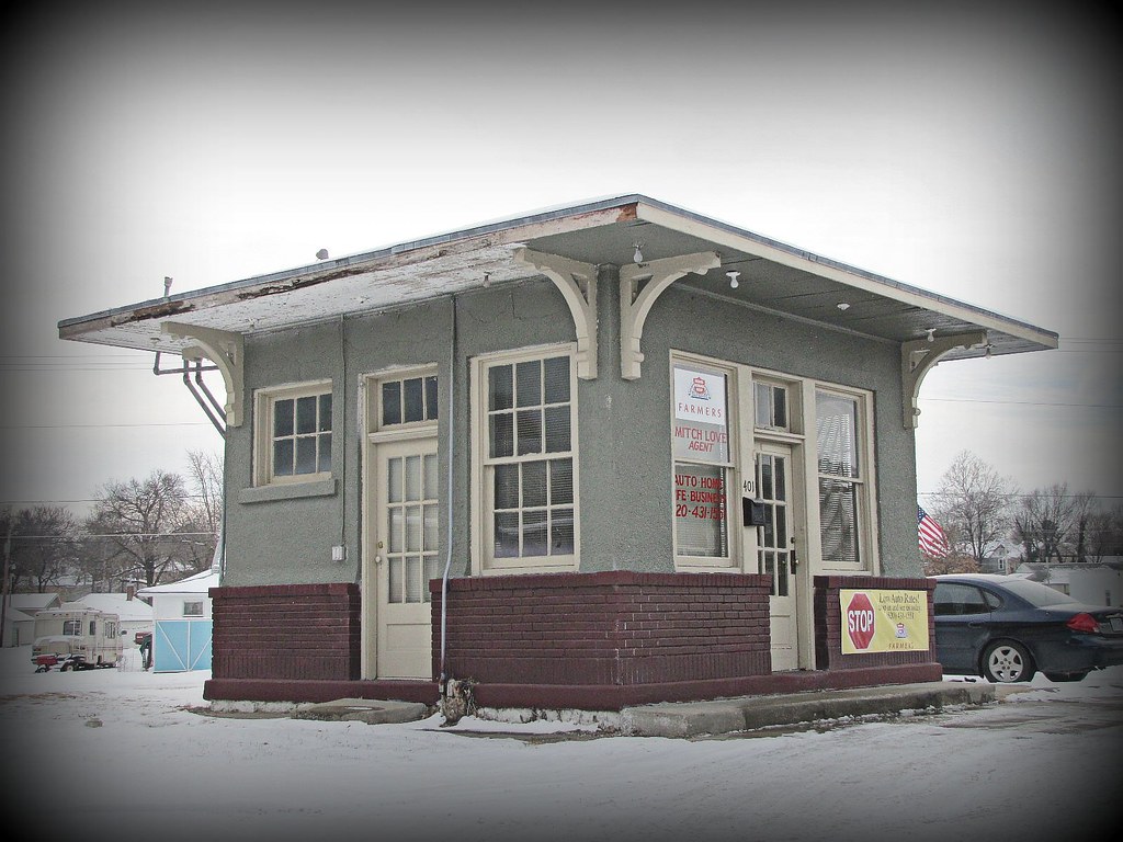 Big style for a small building Chanute, Kansas. My best gu… Flickr