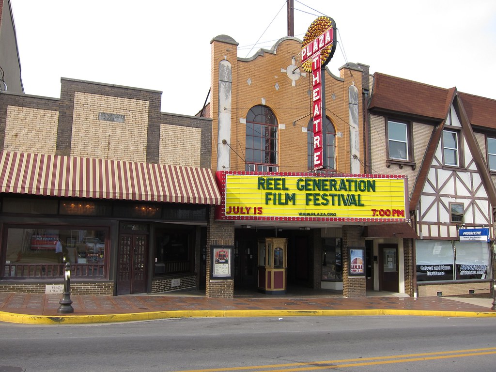theater A nicely restored theater in Glasgow, Kentucky. Stephen