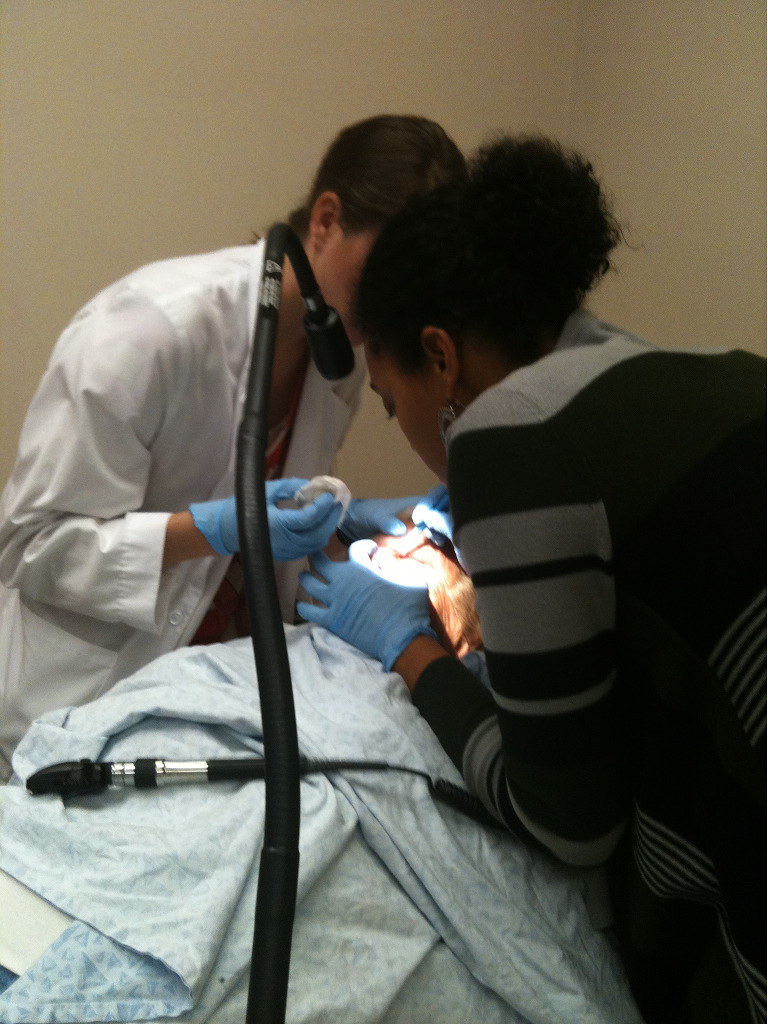 Teaching one of my FM third years a procedure!! Thanks Glo… Flickr