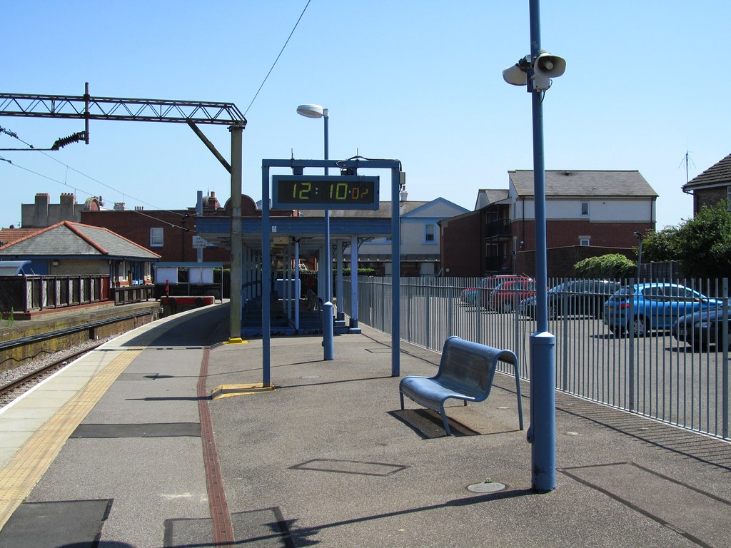 Walton on the Naze Station 2011 Walton on the Naze Railway… Flickr