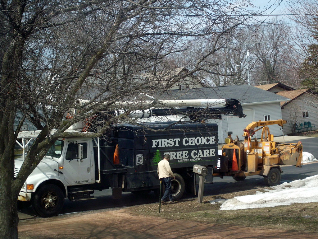 First Choice Tree Care Truck With Bandit Wood Chipper Atta… Flickr