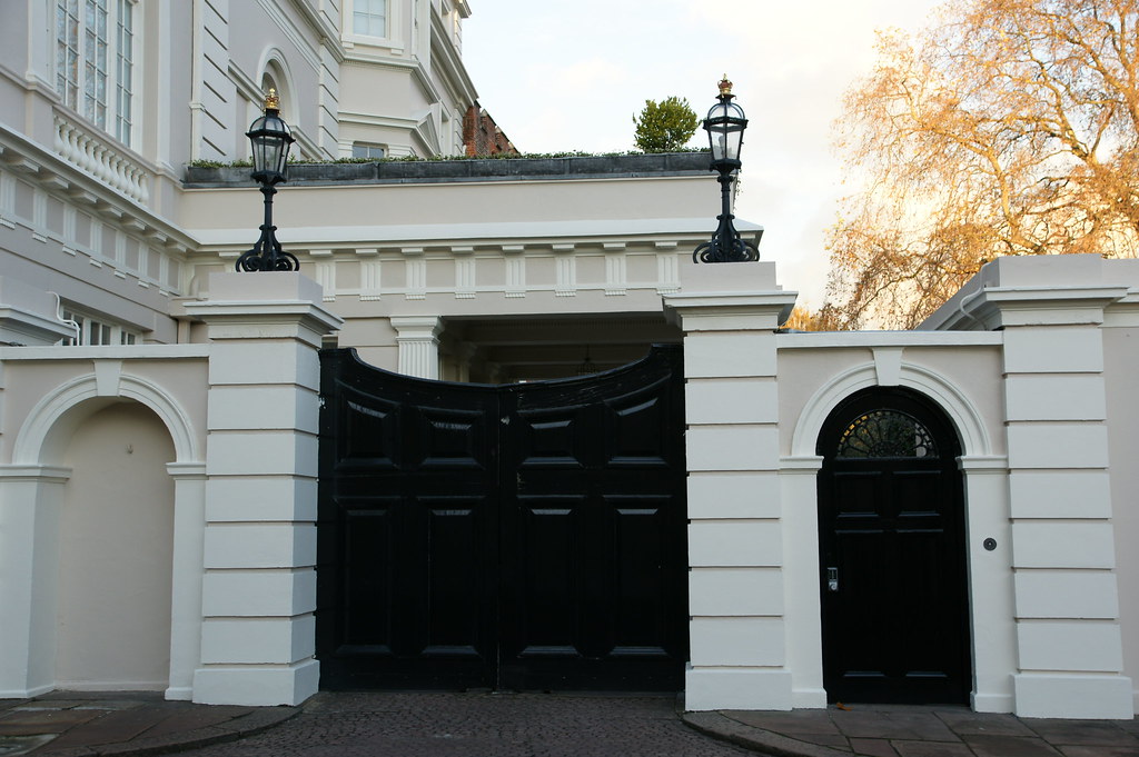 The Birthday Gates at Clarence House Traditionally known a… Flickr