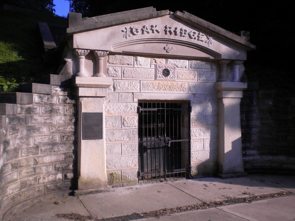 Oak Ridge Cemetery Receiving Tomb Lincoln was interred in … Flickr