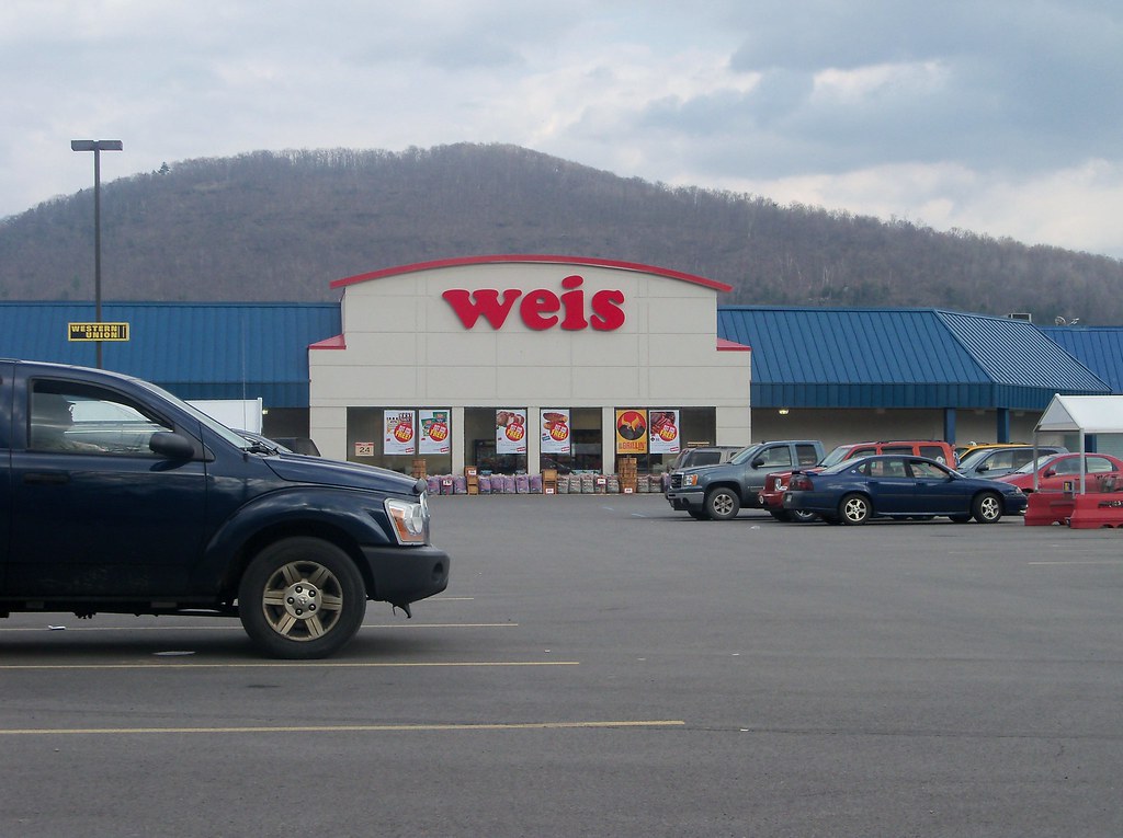 Mr. Z's/ Weis Tunkhannock, PA 101 Bridge St; opened in t… Flickr