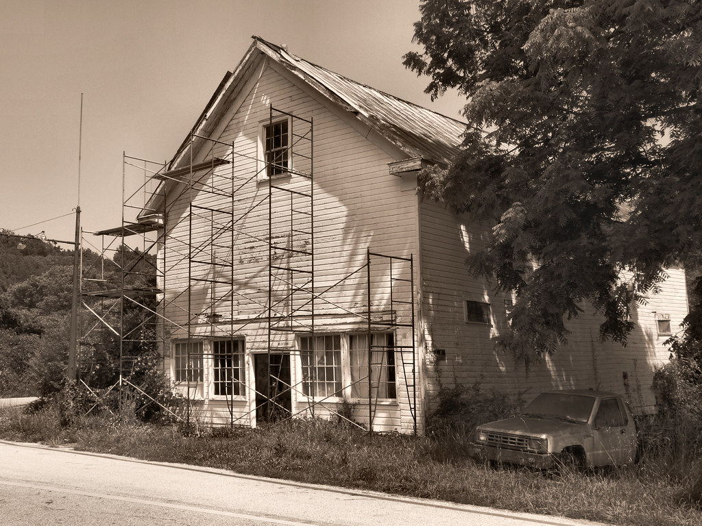 abandoned structure in Massie's Mill, Virginia Kipp Teague Flickr