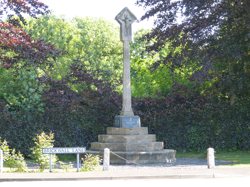 Sefton War Memorial Sefton War Memorial, Brickwall Lane, S… Thomas Kelly Flickr