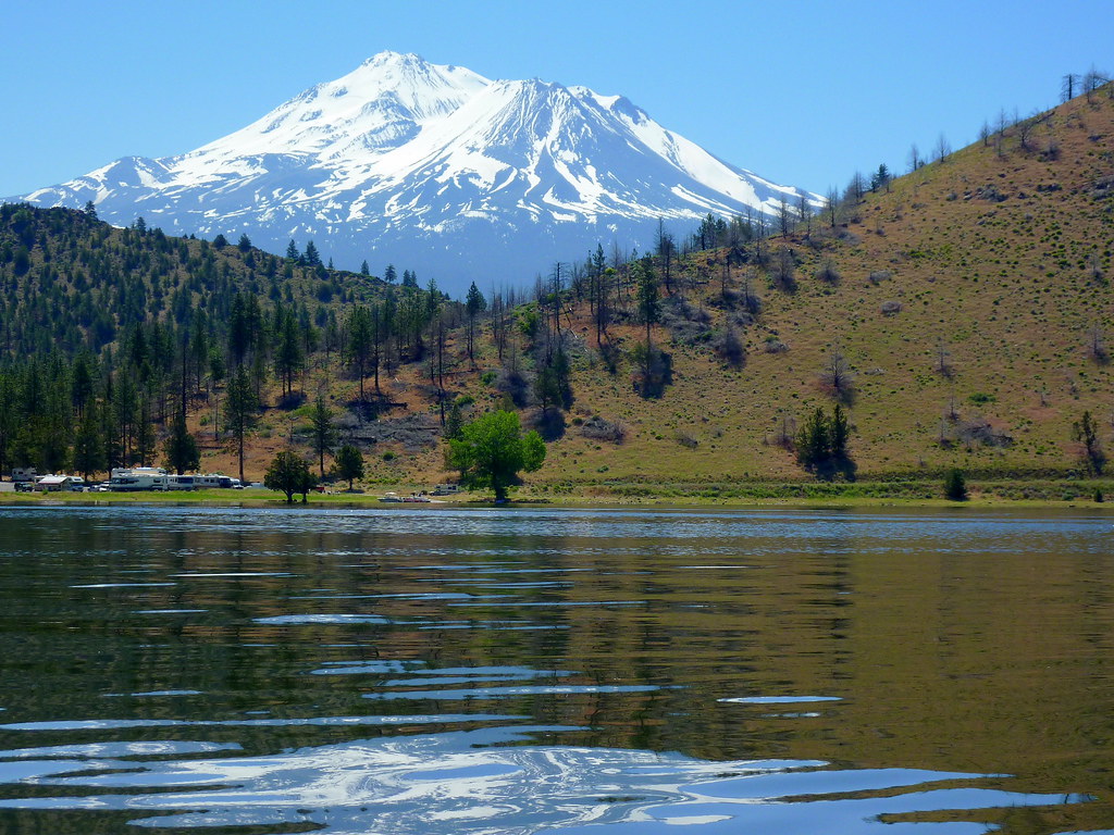 Lake Shastina Weed, CA The view from my kayak paddling o… Flickr