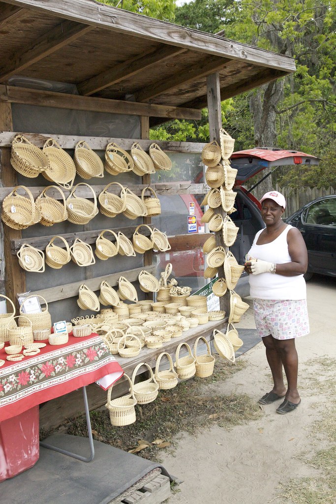 Sweetgrass Basket Weaver A long route 17 in Mount Pleasant… Flickr