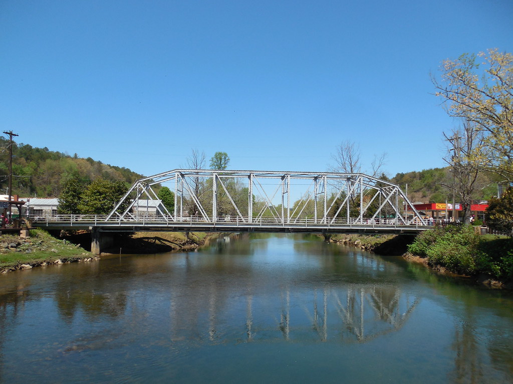 The River Bridge McCaysville, GA The Toccoa River changes … Flickr